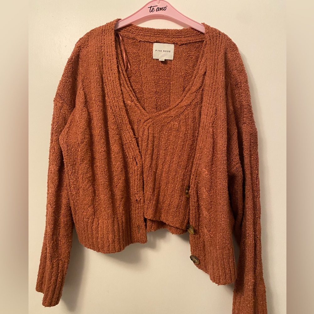 Crop top and cardigan sweaterer set